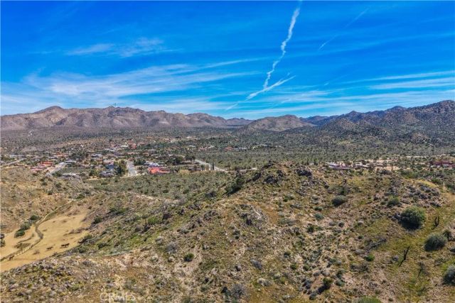 58215 Santa Barbara, Yucca Valley, CA 92284