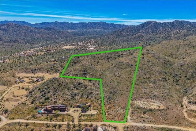 58215 Santa Barbara, Yucca Valley, CA 92284