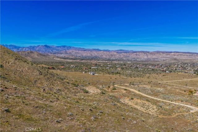 58215 Santa Barbara, Yucca Valley, CA 92284