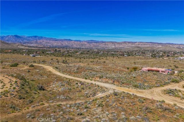 58215 Santa Barbara, Yucca Valley, CA 92284