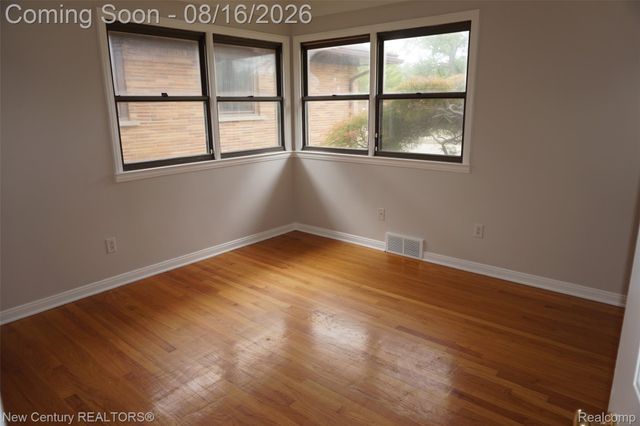 12831 Northfield Boulevard, Oak Park, MI 48237