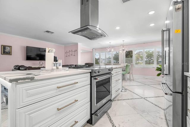 2343 GLENMORE CIRCLE, Sun City Center, FL 33573