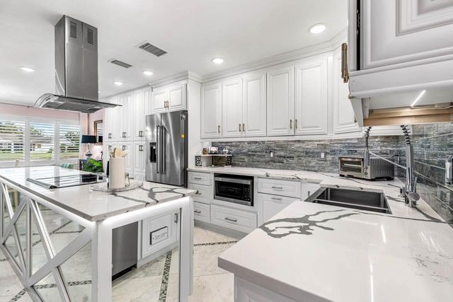 2343 GLENMORE CIRCLE, Sun City Center, FL 33573