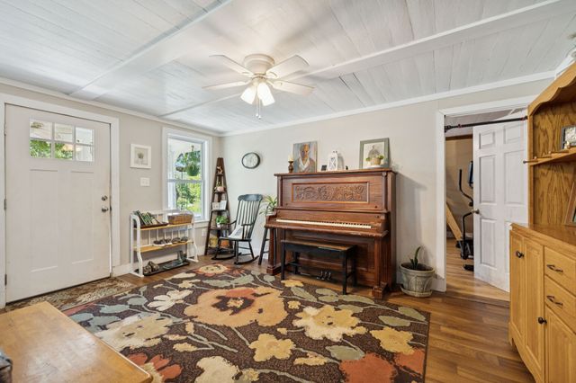 860 Golden Hollow Rd, Dixon Springs, TN 37057