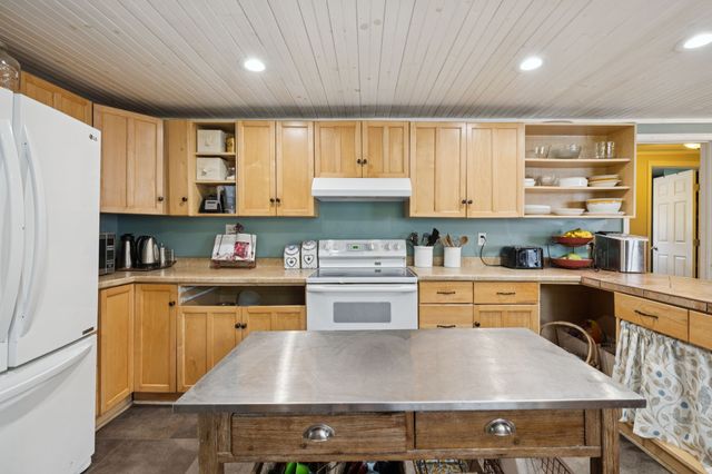 860 Golden Hollow Rd, Dixon Springs, TN 37057