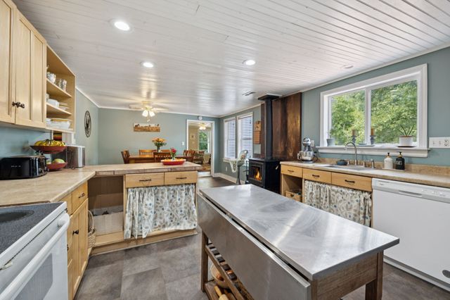 860 Golden Hollow Rd, Dixon Springs, TN 37057