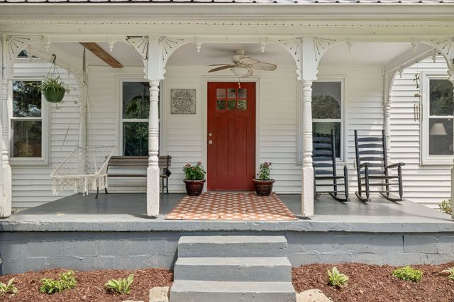 860 Golden Hollow Rd, Dixon Springs, TN 37057