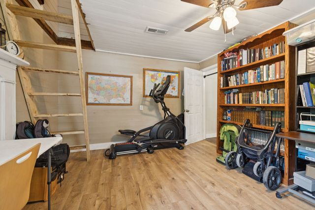 860 Golden Hollow Rd, Dixon Springs, TN 37057