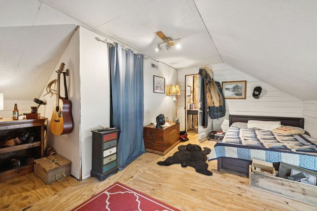 860 Golden Hollow Rd, Dixon Springs, TN 37057