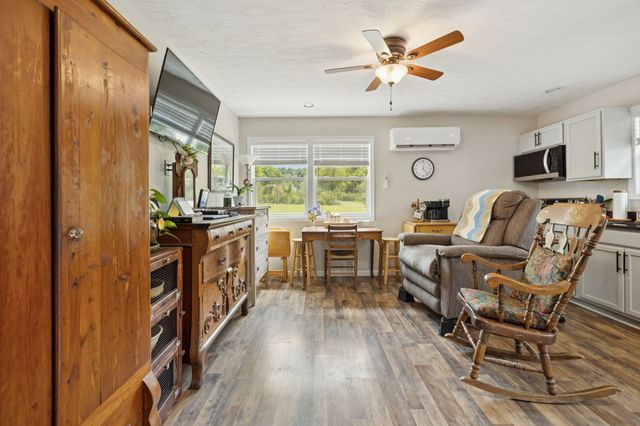 860 Golden Hollow Rd, Dixon Springs, TN 37057