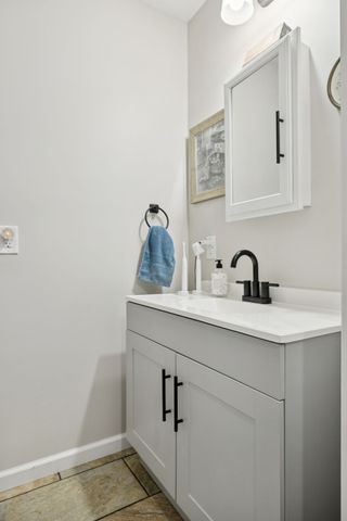 860 Golden Hollow Rd, Dixon Springs, TN 37057