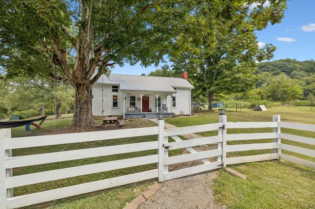 860 Golden Hollow Rd, Dixon Springs, TN 37057
