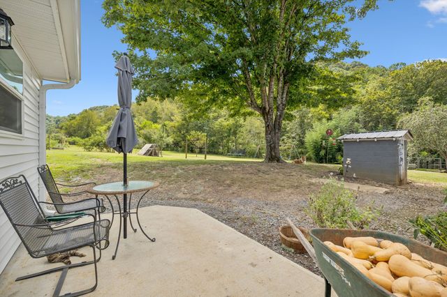 860 Golden Hollow Rd, Dixon Springs, TN 37057