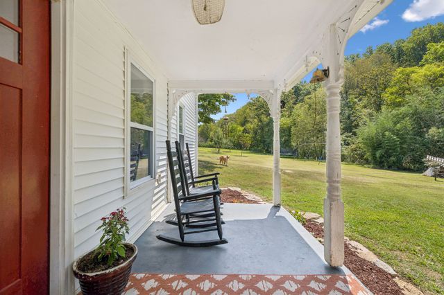 860 Golden Hollow Rd, Dixon Springs, TN 37057