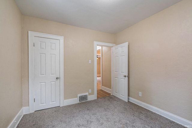 901 Lawndale Street, South Bend, IN 46628