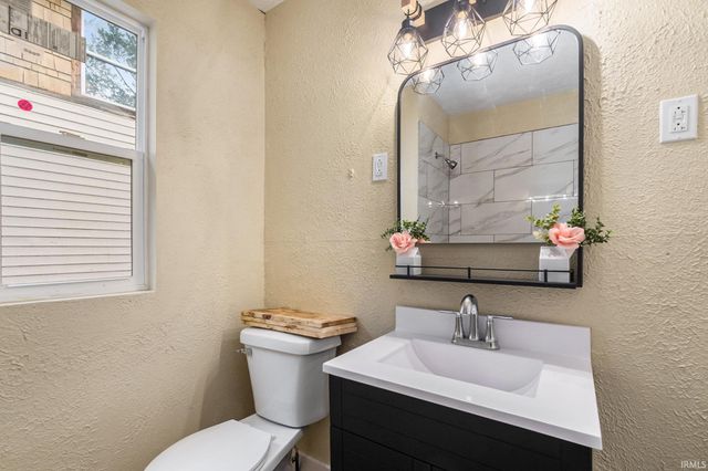 901 Lawndale Street, South Bend, IN 46628