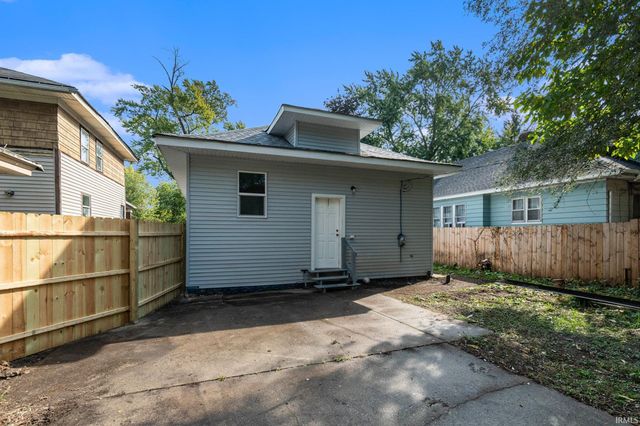 901 Lawndale Street, South Bend, IN 46628