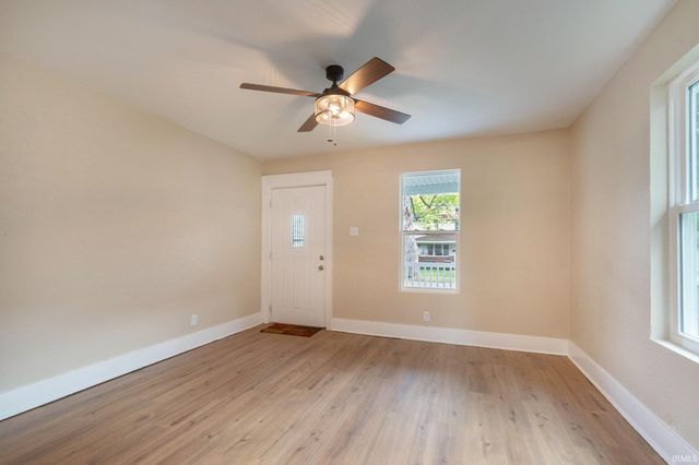 901 Lawndale Street, South Bend, IN 46628