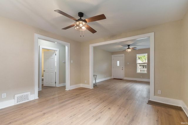 901 Lawndale Street, South Bend, IN 46628