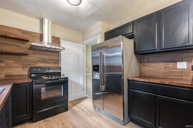 901 Lawndale Street, South Bend, IN 46628