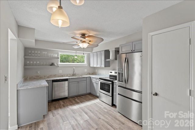 6610 Point Comfort Lane, Charlotte, NC 28226