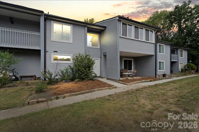 6610 Point Comfort Lane, Charlotte, NC 28226