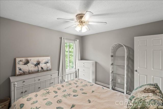 6610 Point Comfort Lane, Charlotte, NC 28226