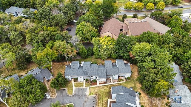 6610 Point Comfort Lane, Charlotte, NC 28226