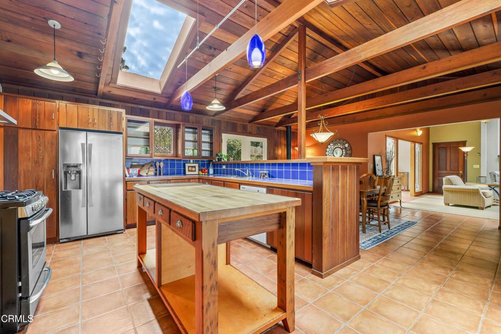 Image 14 of property listing at 32450 Simpson Lane, Fort Bragg, CA 95437