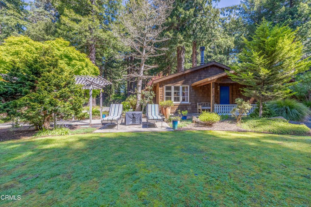 Image 3 of property listing at 32450 Simpson Lane, Fort Bragg, CA 95437