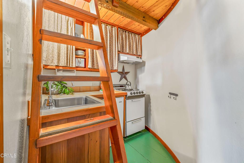 Image 34 of property listing at 32450 Simpson Lane, Fort Bragg, CA 95437