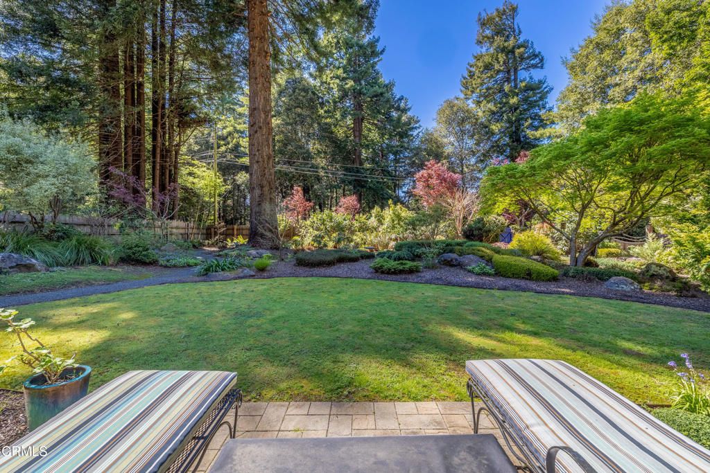 Image 4 of property listing at 32450 Simpson Lane, Fort Bragg, CA 95437