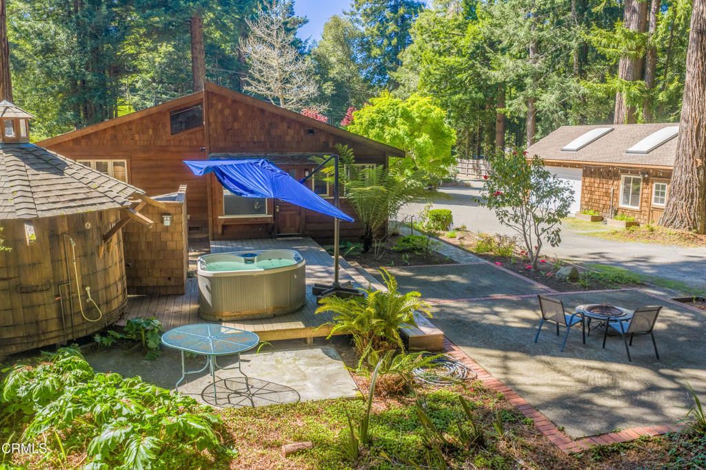 Image 6 of property listing at 32450 Simpson Lane, Fort Bragg, CA 95437