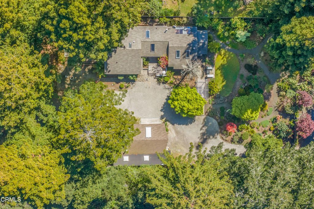 Image 7 of property listing at 32450 Simpson Lane, Fort Bragg, CA 95437