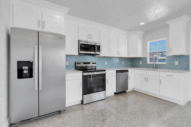 119 147TH AVENUE E, Madeira Beach, FL 33708