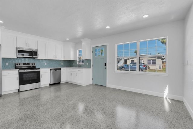 119 147TH AVENUE E, Madeira Beach, FL 33708