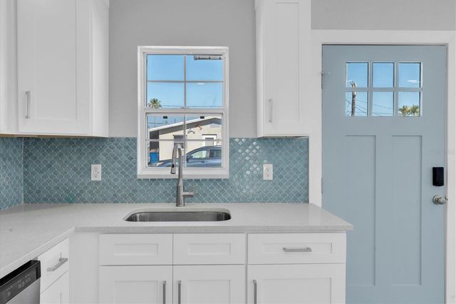 119 147TH AVENUE E, Madeira Beach, FL 33708