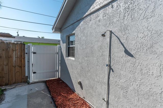 119 147TH AVENUE E, Madeira Beach, FL 33708