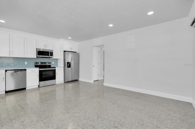 119 147TH AVENUE E, Madeira Beach, FL 33708