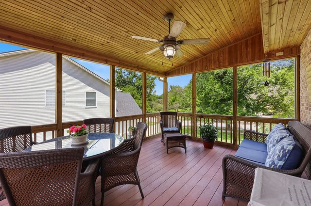 525 Woodstream Court, Lexington, KY 40515