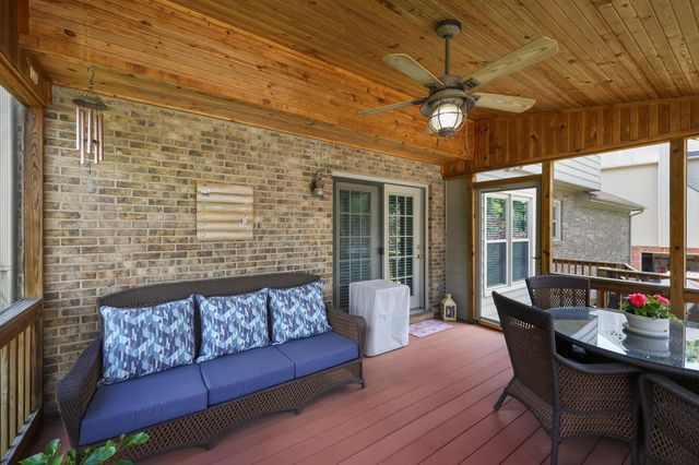 525 Woodstream Court, Lexington, KY 40515