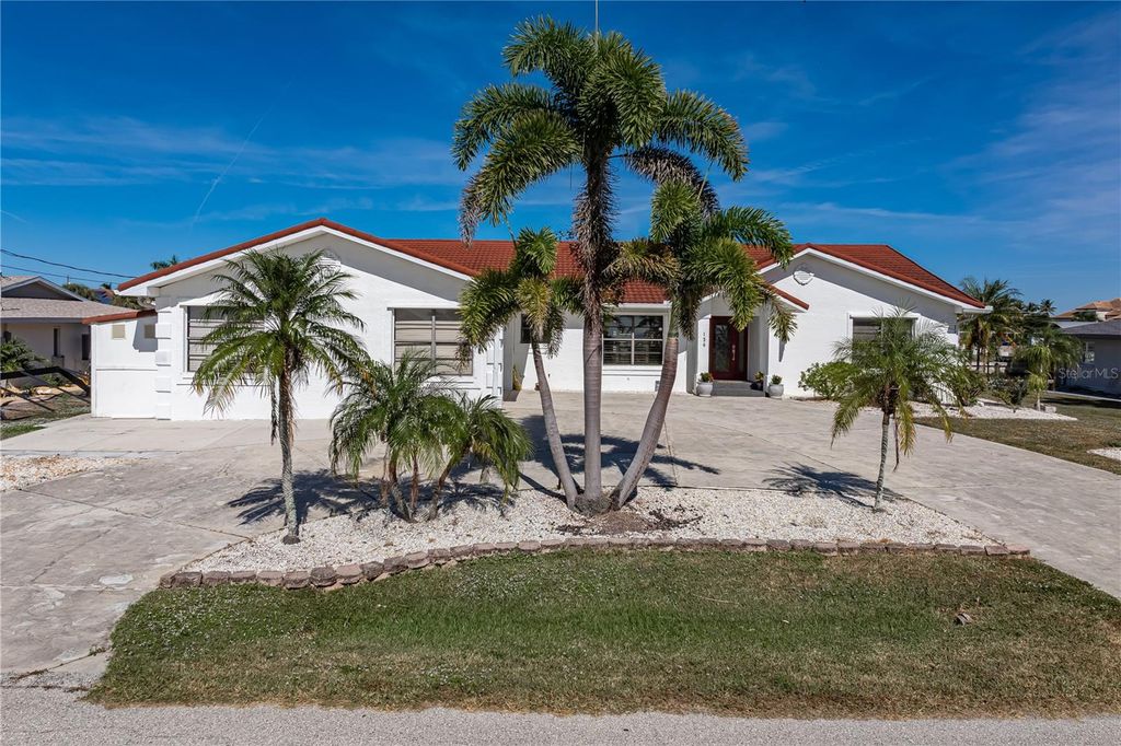 Image 18 of property listing at 136 CREEK DRIVE SE, Port Charlotte, FL 33952