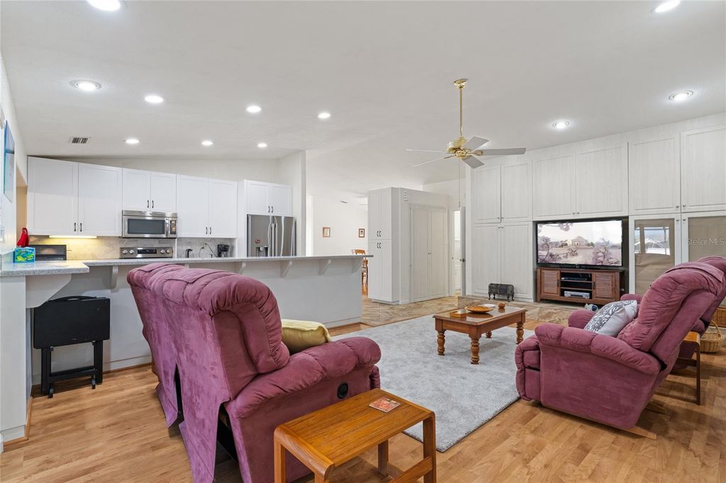 Image 34 of property listing at 136 CREEK DRIVE SE, Port Charlotte, FL 33952