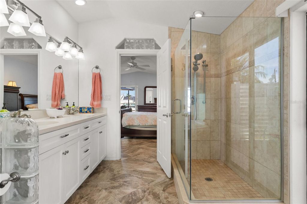 Image 40 of property listing at 136 CREEK DRIVE SE, Port Charlotte, FL 33952