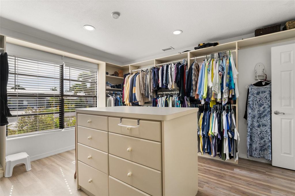 Image 44 of property listing at 136 CREEK DRIVE SE, Port Charlotte, FL 33952