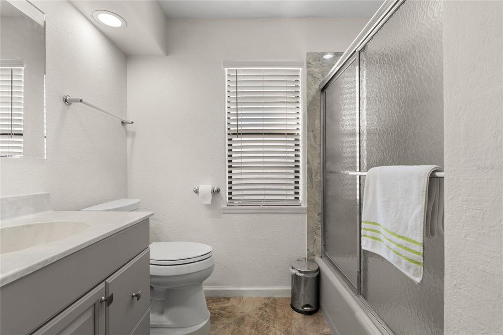 Image 53 of property listing at 136 CREEK DRIVE SE, Port Charlotte, FL 33952