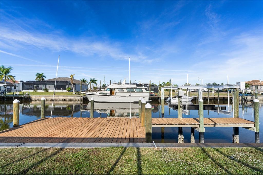 Image 73 of property listing at 136 CREEK DRIVE SE, Port Charlotte, FL 33952