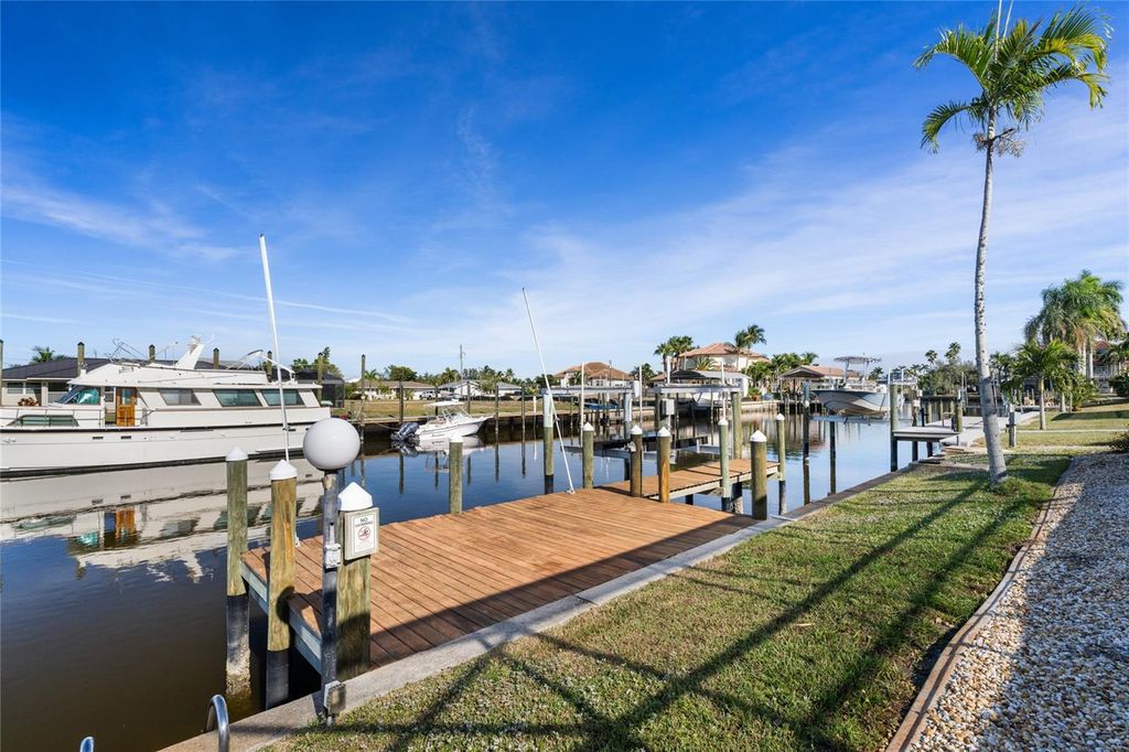 Image 9 of property listing at 136 CREEK DRIVE SE, Port Charlotte, FL 33952