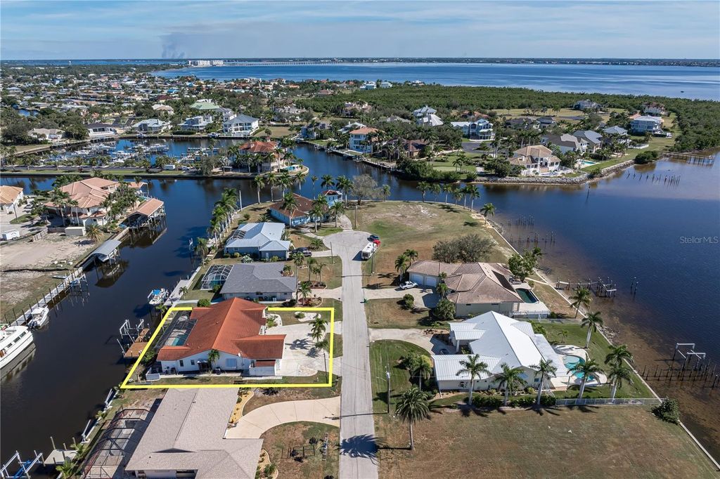 Image 83 of property listing at 136 CREEK DRIVE SE, Port Charlotte, FL 33952
