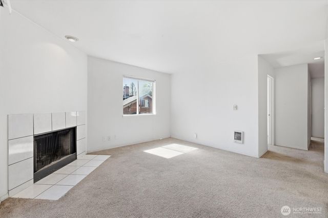 8320 Lake City Way NE, Seattle, WA 98115